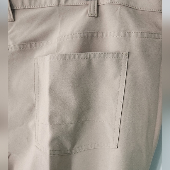 🩳 Ben Hogan Performance Men’s Pants – Size 42x30 – Tan – NWT – UPF 50+ - Picture 10 of 14